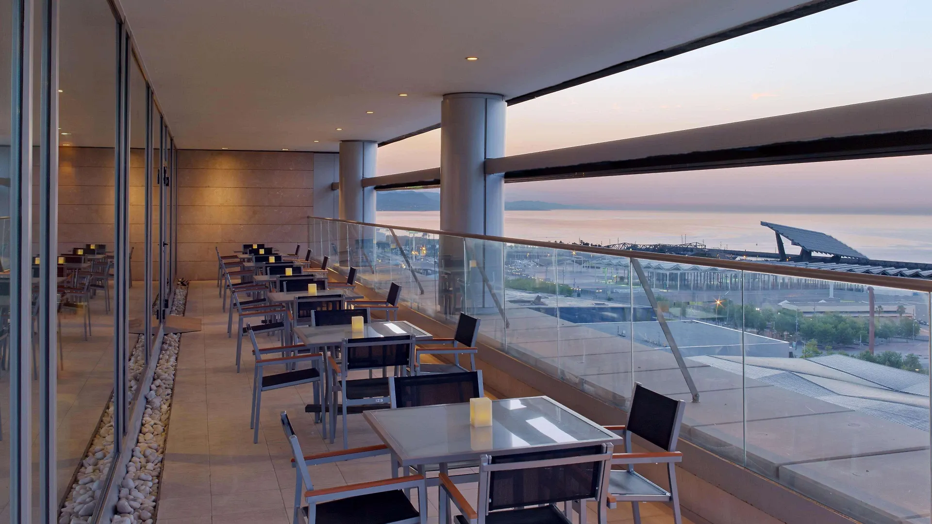 Hotel Hilton Diagonal Mar Barcelona 4*,