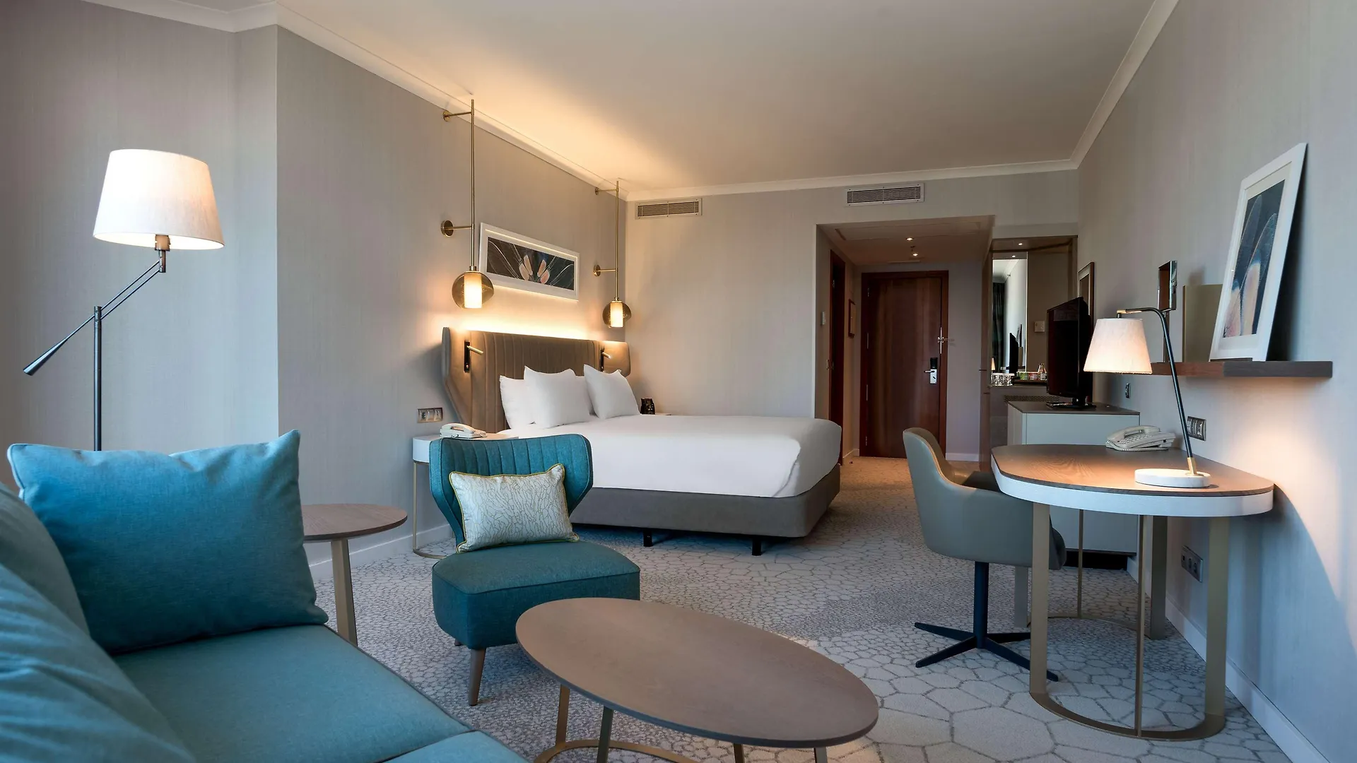 Hotel Hilton Diagonal Mar Barcelona 4*,